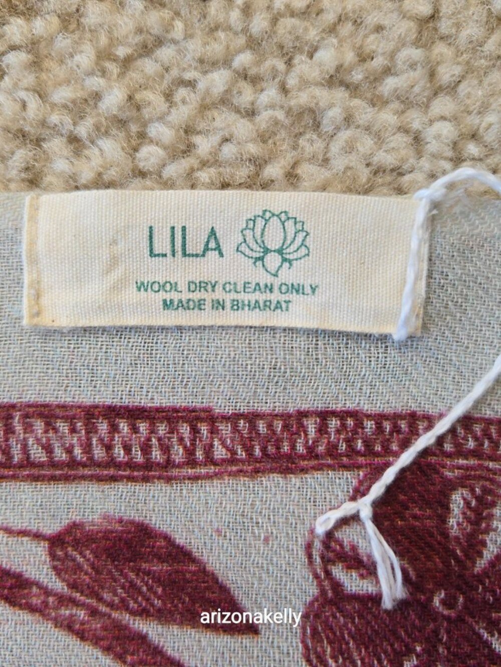 NWOT Lila Wool Lightweight Scarf With Fish Design Burgundy - Picture 3 of 15
